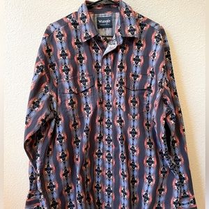 Men’s Wrangler button down